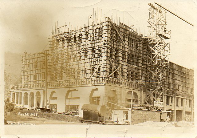 Lithia Springs Hotel - History - Ashland Springs Hotel Lithia Springs Hotel - History - Ashland Springs Hotel - Open to the public in 1925 as the Lithia Springs Hotel, it boasted âNine stories of safety and comfortâ, with Ashland as the ânatural stopping place for visitors from ...