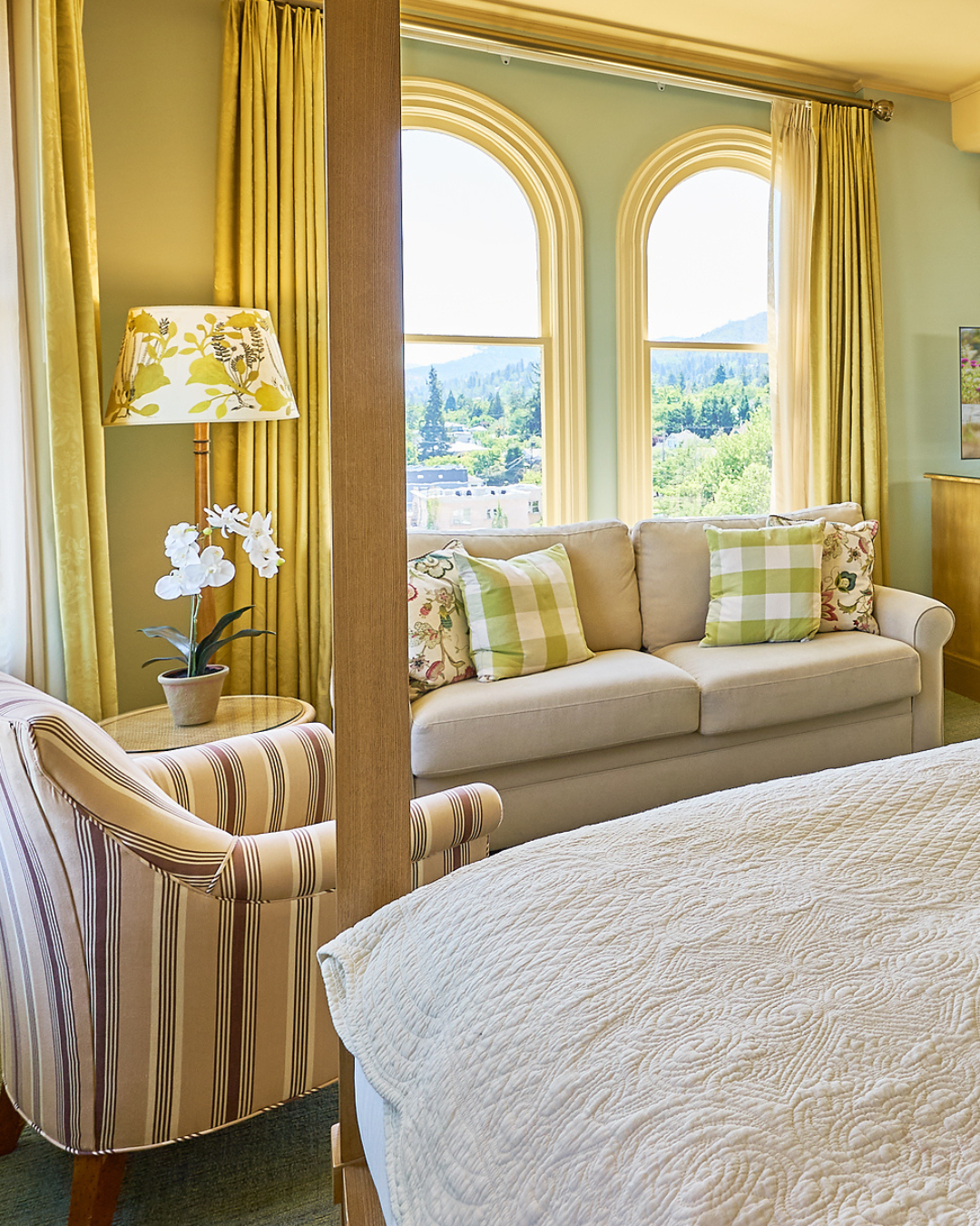 Ashland Springs Hotel Guest Room